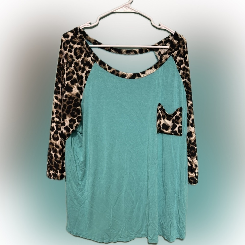 Super cute animal print top! 3x